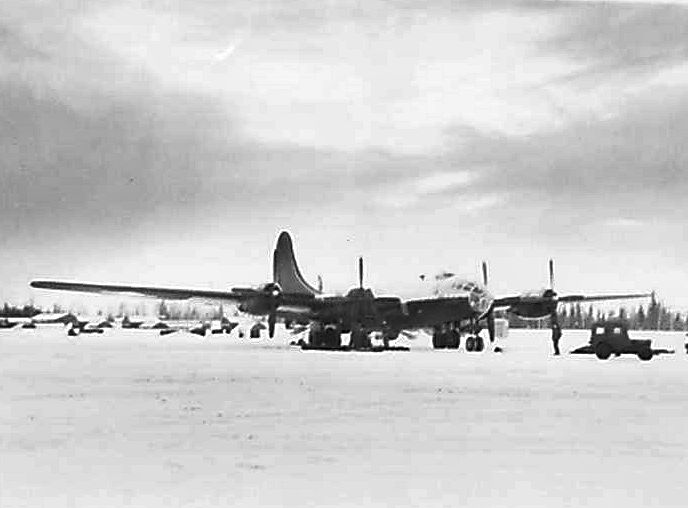 Um RB-29 de reconhecimento da Força Aérea dos EUA, em 1948, o tipo de avião que fotografava as fronteiras soviéticas no começo da Guerra Fria.