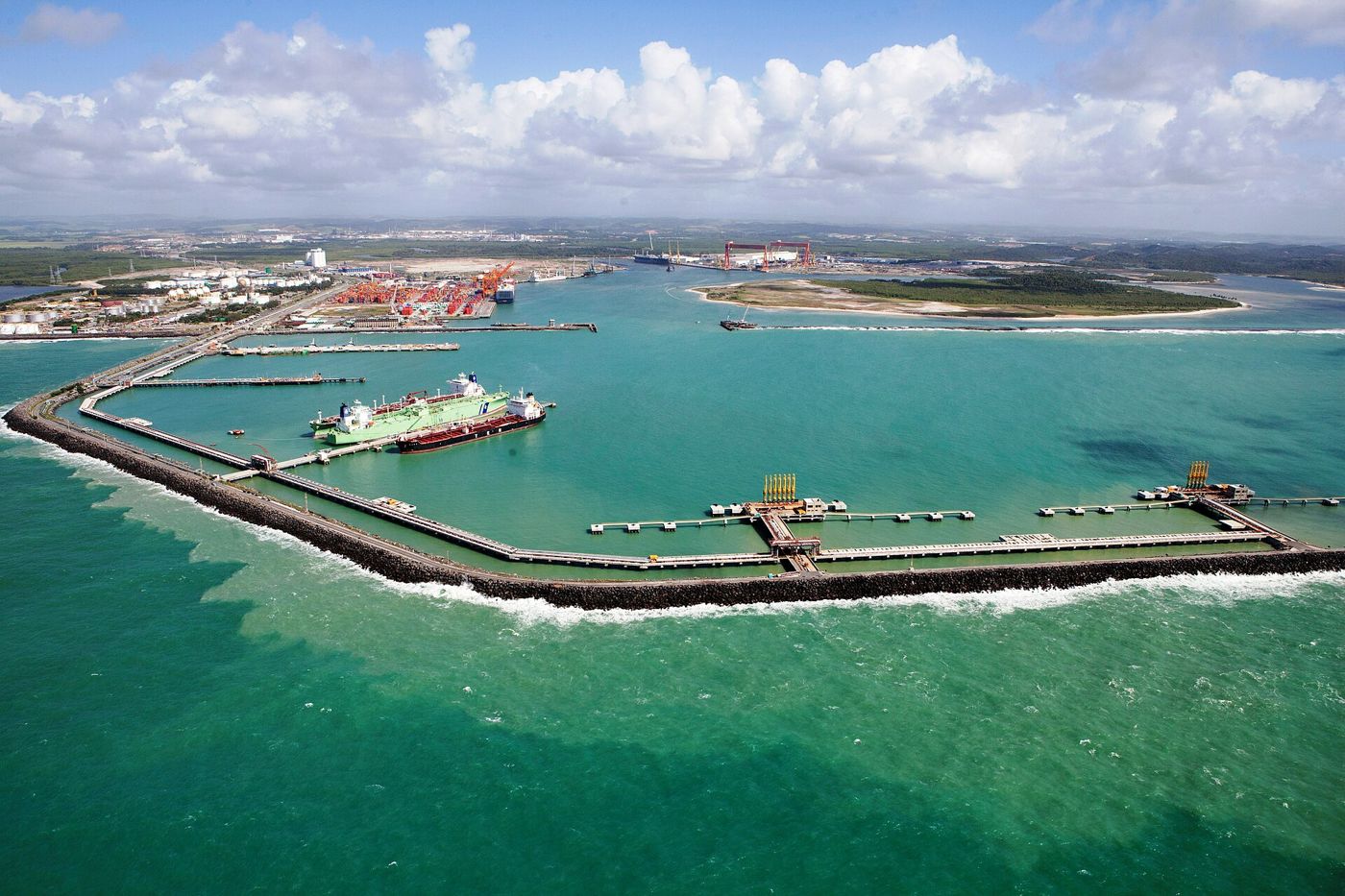 O Porto de Suape, em Pernambuco, que se recusou a receber o casco do São Paulo.